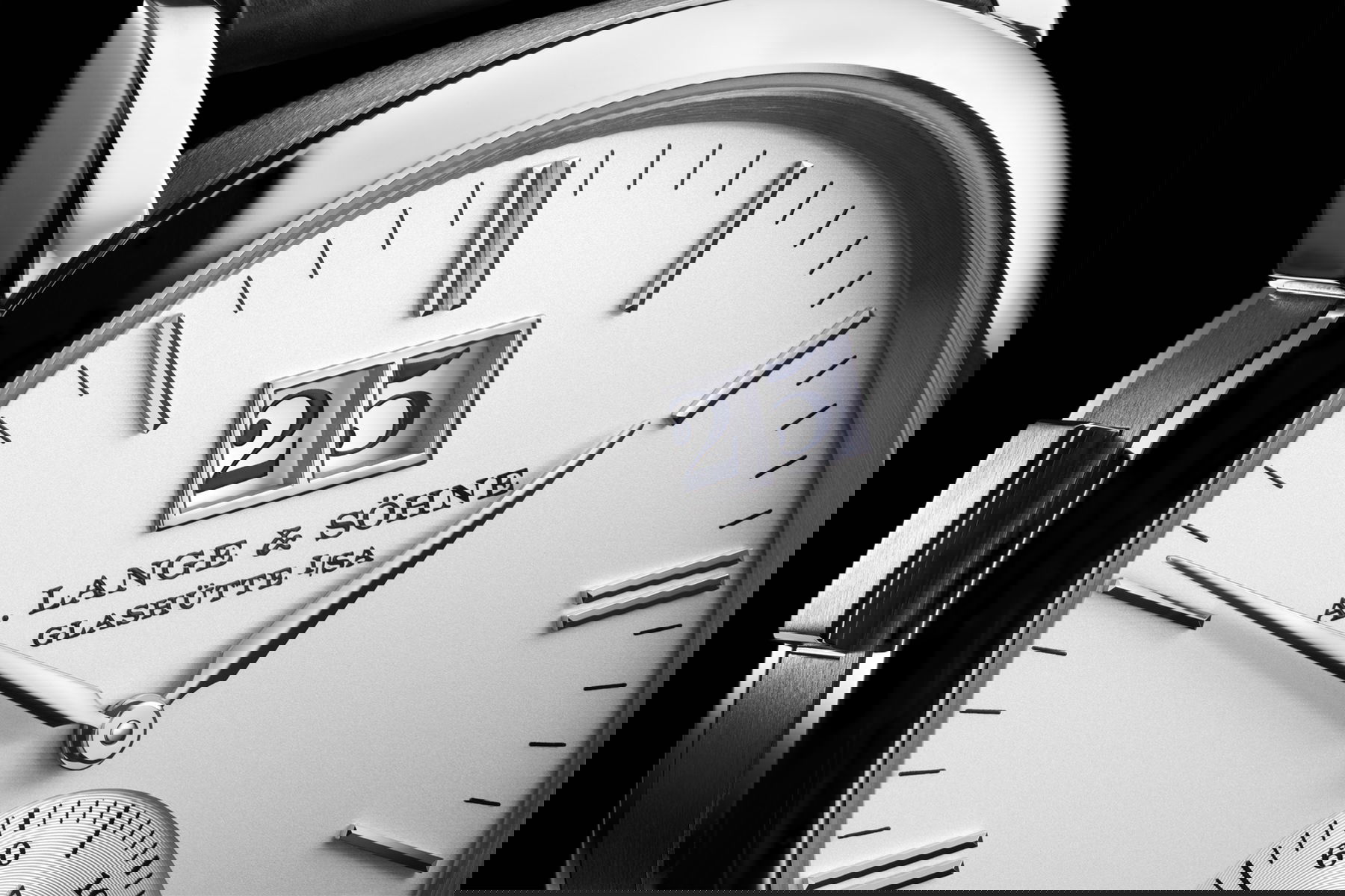 Saxonia Outsize Date - Image 4