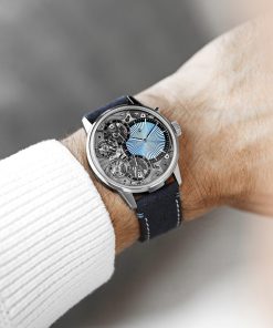 Alternative view of Mirrored Force Resonance Ice Blue