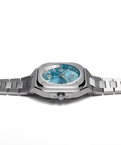 Alternative view of BR 05 GMT Sky Blue