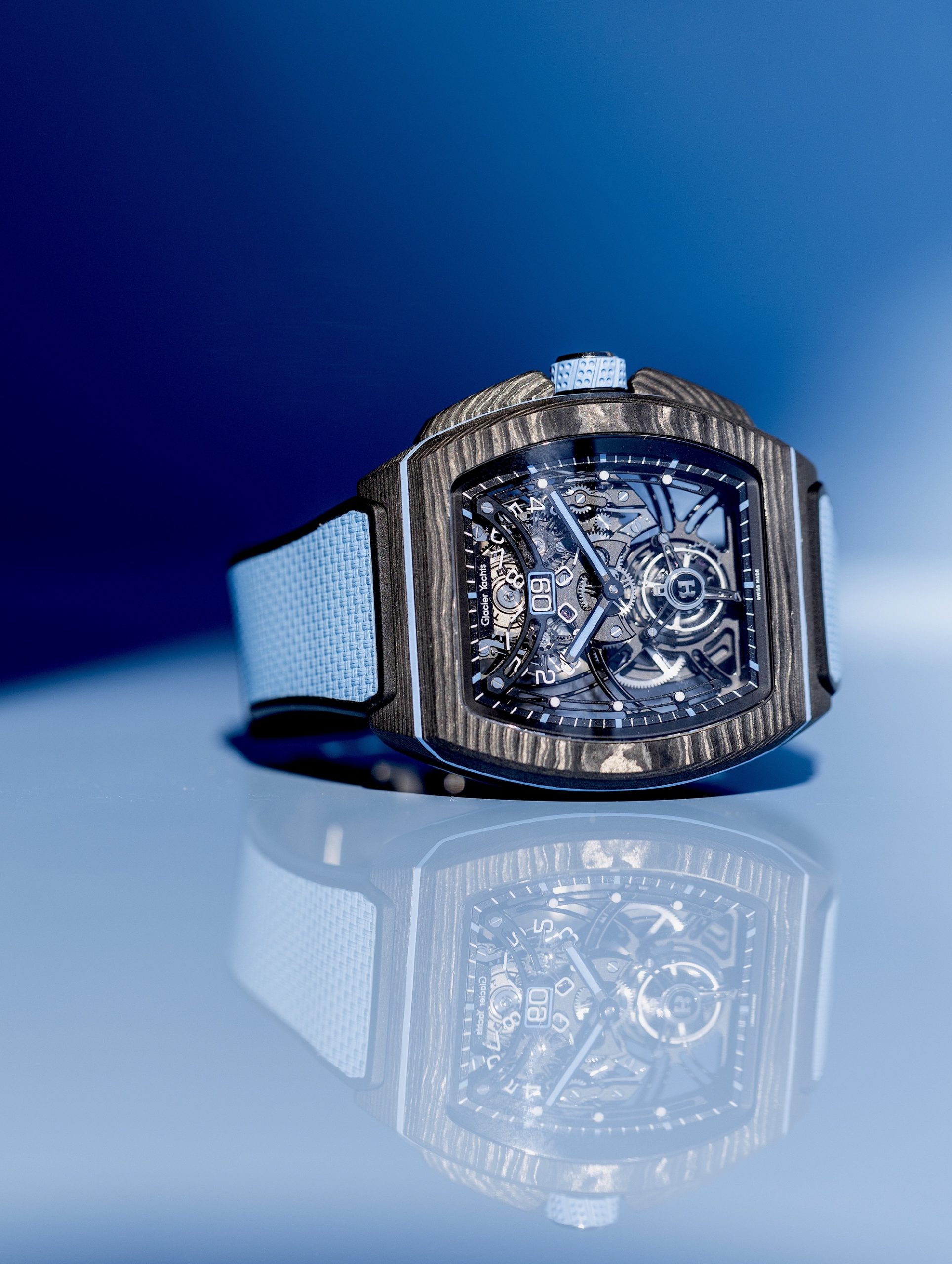 Flying Tourbillon Grande Date B1.618 Carbon Sky Blue - Image 11