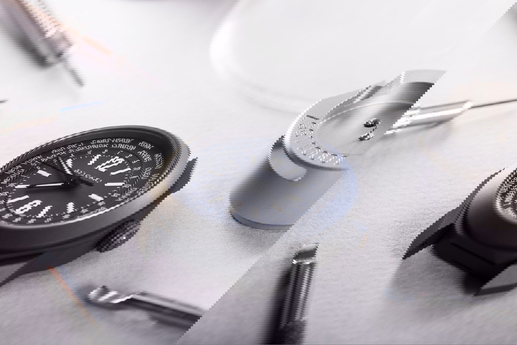 Octo Roma Worldtimer Steel D.L.C. - Image 5