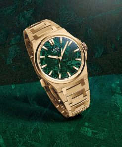 Alternative view of Antarctique Mount Erebus Green Meteor