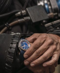 Alternative view of SUB 250T GMT Caribbean