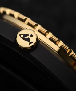 Alternative view of SUB 300β Sharkhunter