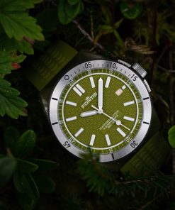 Alternative view of Marinemaster M-40 Woodpecker Green