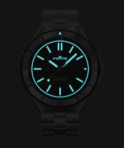 Alternative view of Marinemaster M-44 Ocean Blue