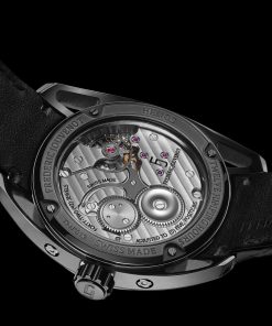 Alternative view of Helios Titanium Carbon Dial