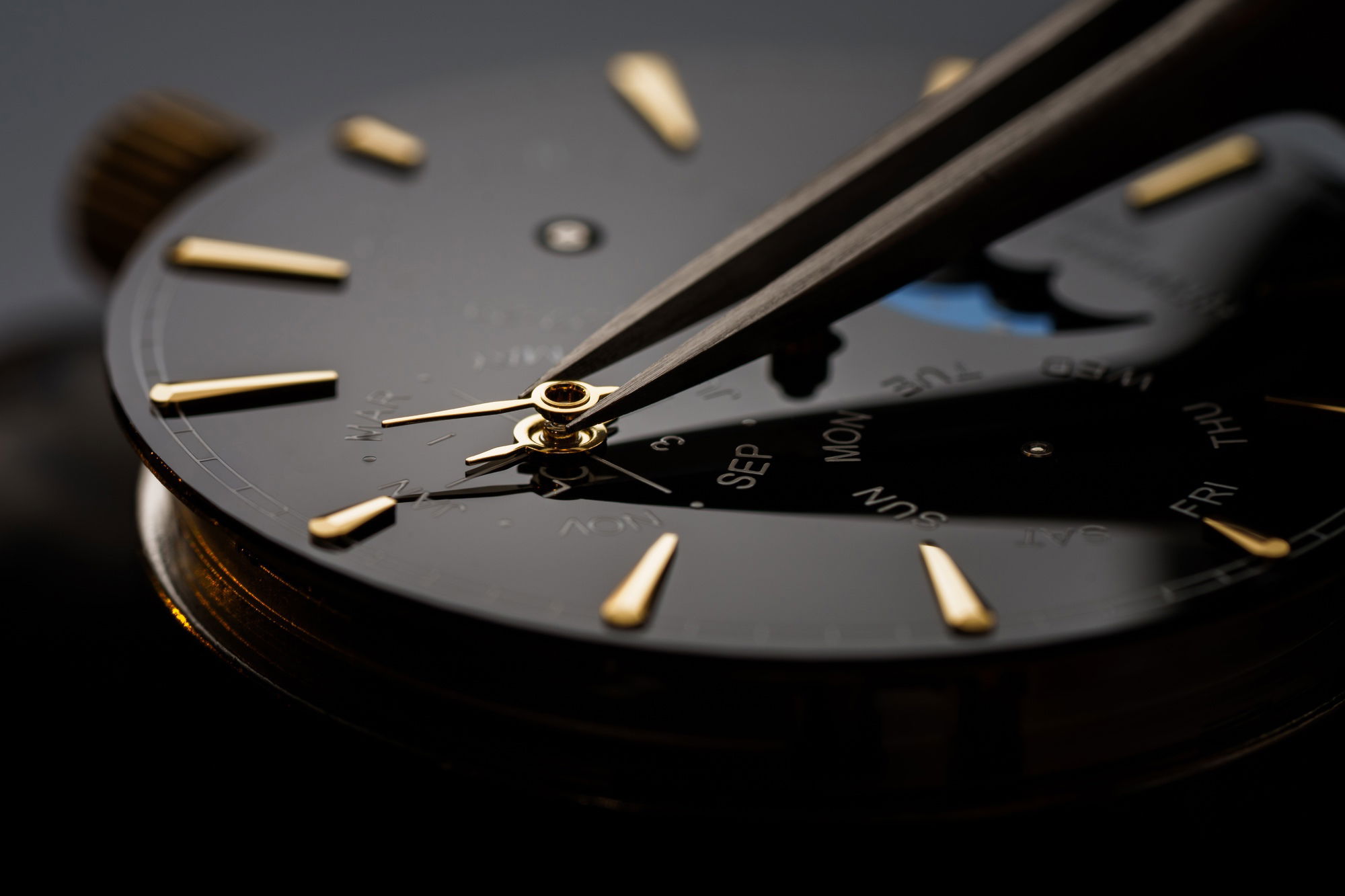 Classic Perpetual Calendar Manufacture - Image 4