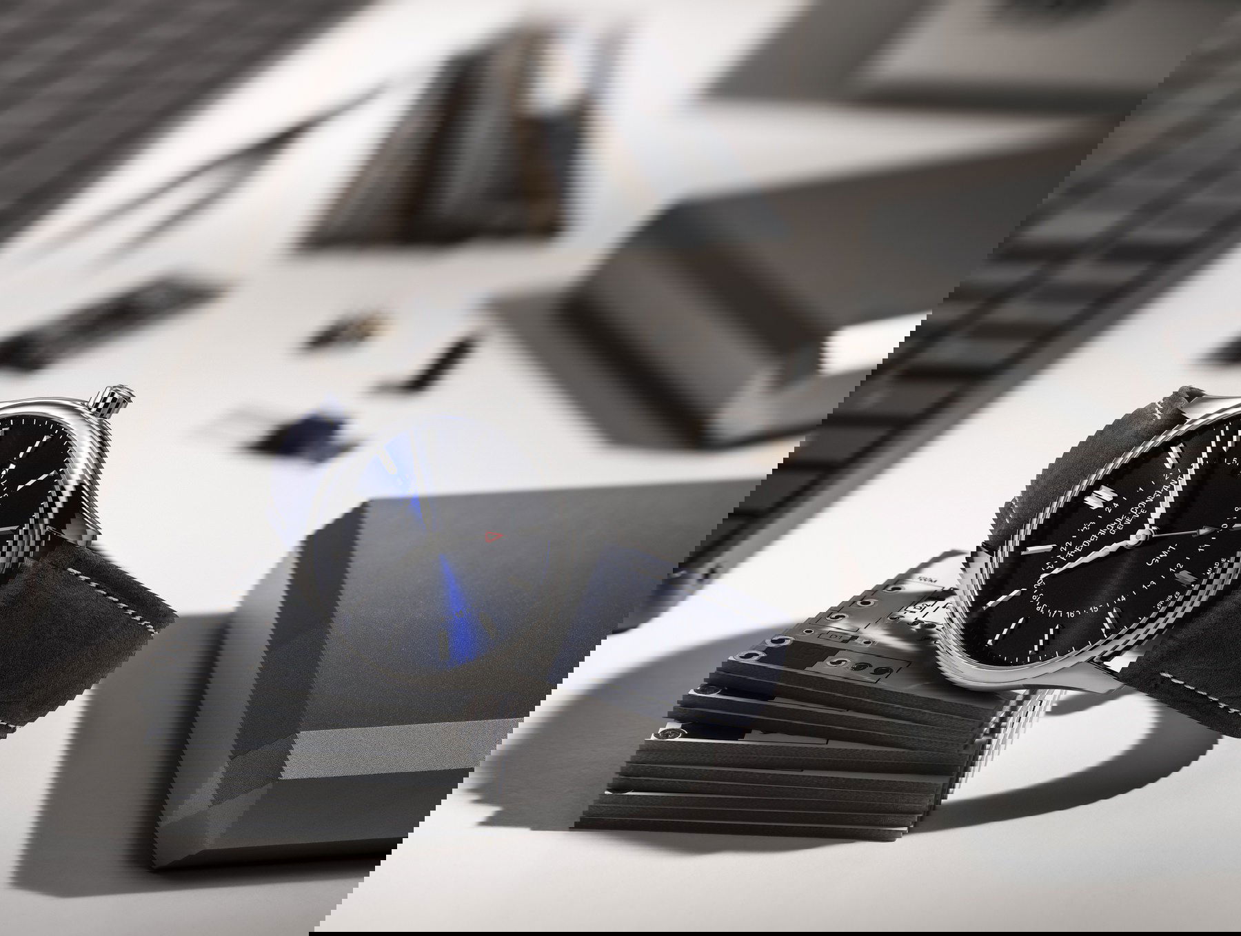 Classics Quartz GMT - Image 2