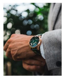 Alternative view of PanoMatic Lunar Red Gold