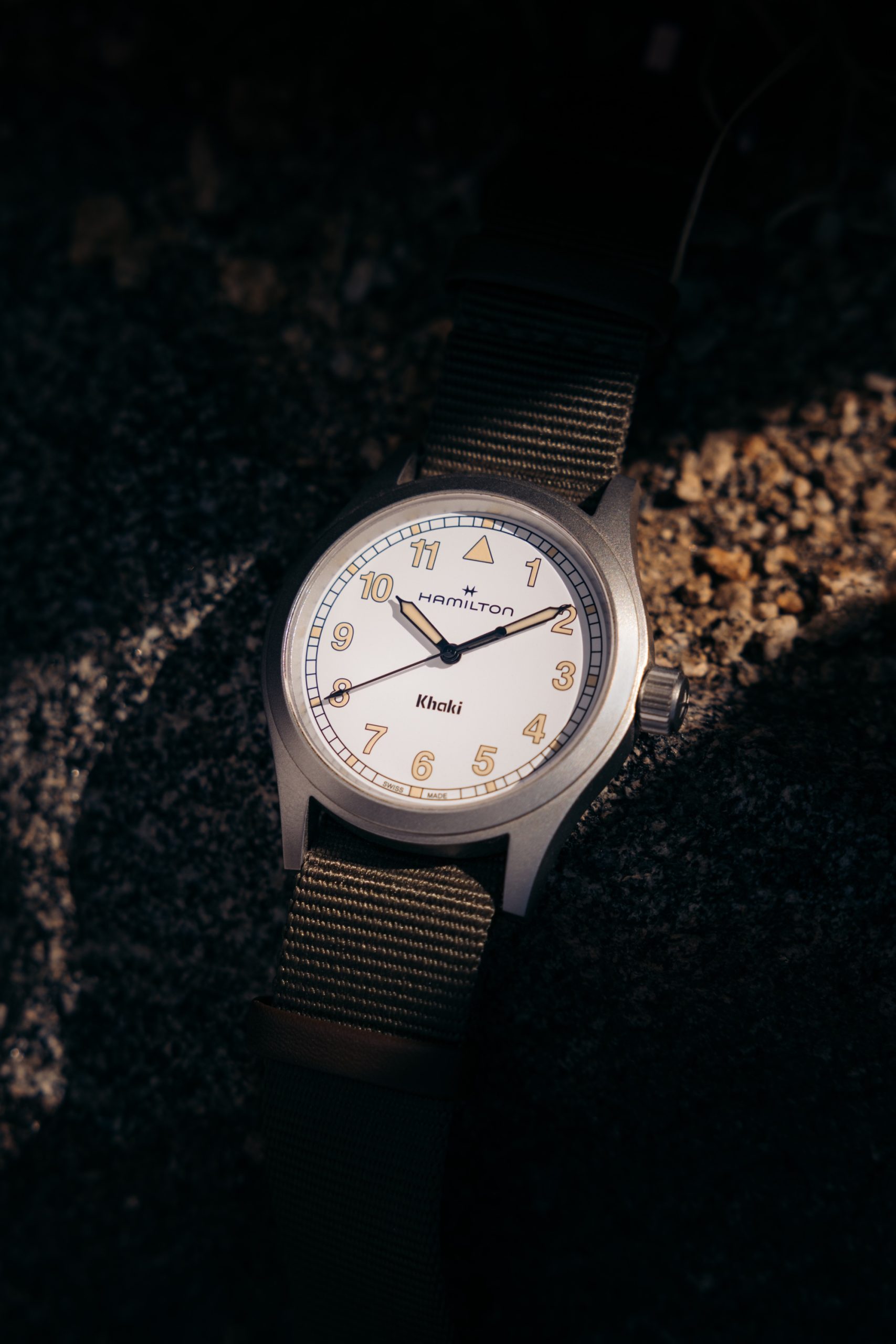 Khaki Field Quartz 33 - Image 3