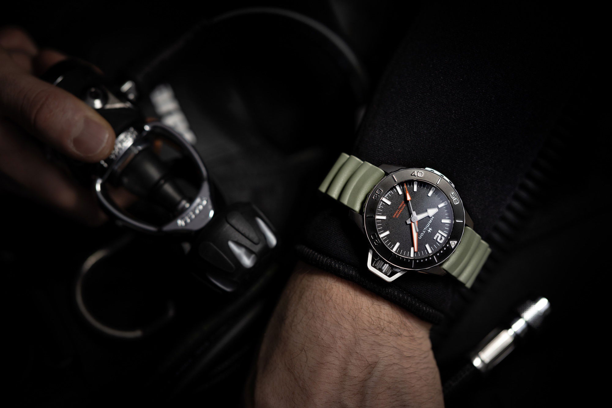 Khaki Navy Frogman Auto 46mm - Image 2