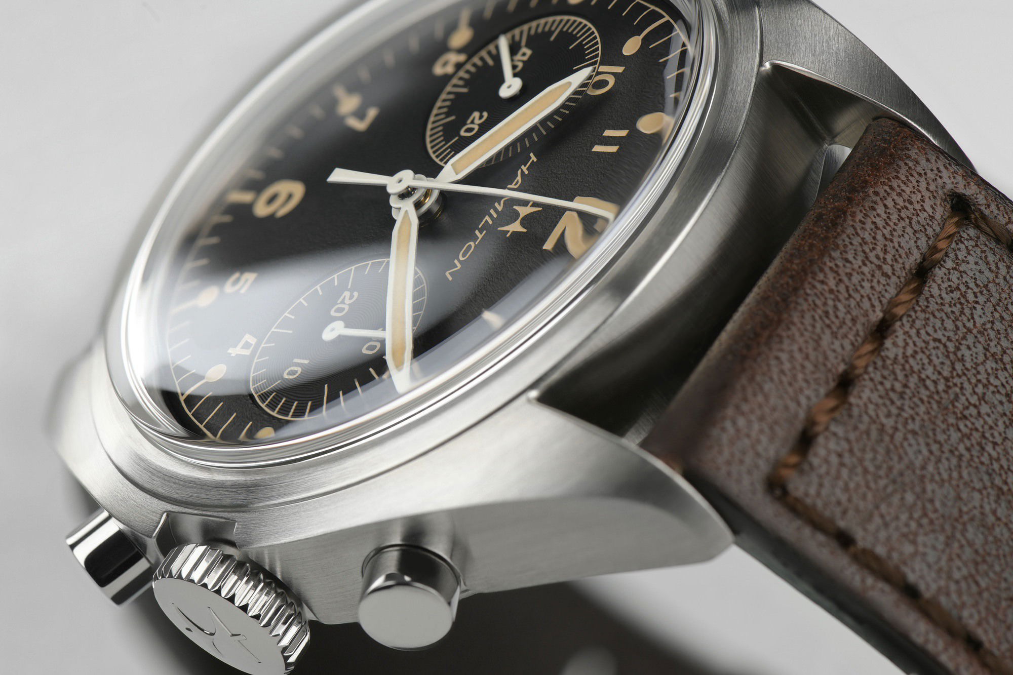 Khaki Pilot Pioneer Mechanical Chronograph - Image 12