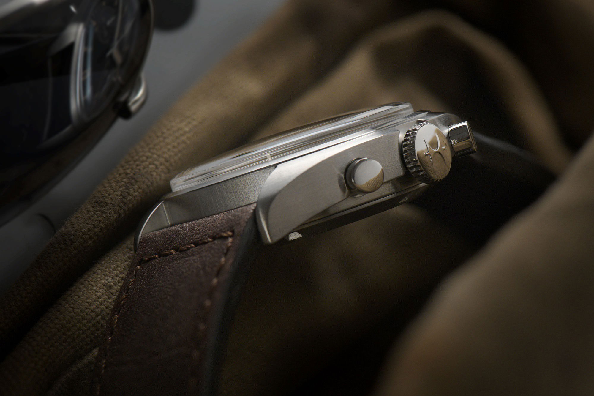 Khaki Pilot Pioneer Mechanical Chronograph - Image 3