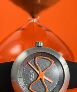 Alternative view of Megapod Hour Glass Rob