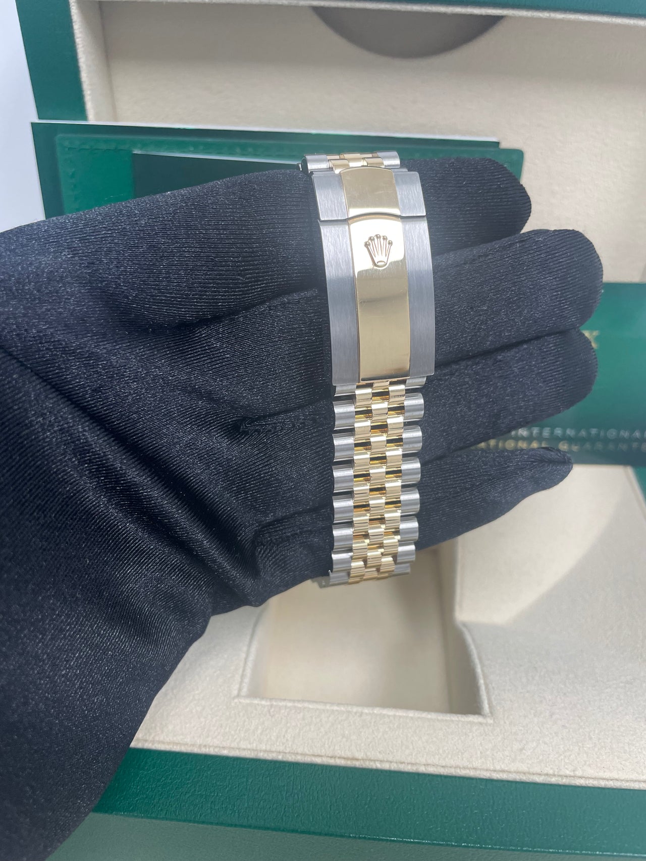 Rolex Sky-Dweller 42 mm Oystersteel and yellow gold 336933-0002 - Image 4