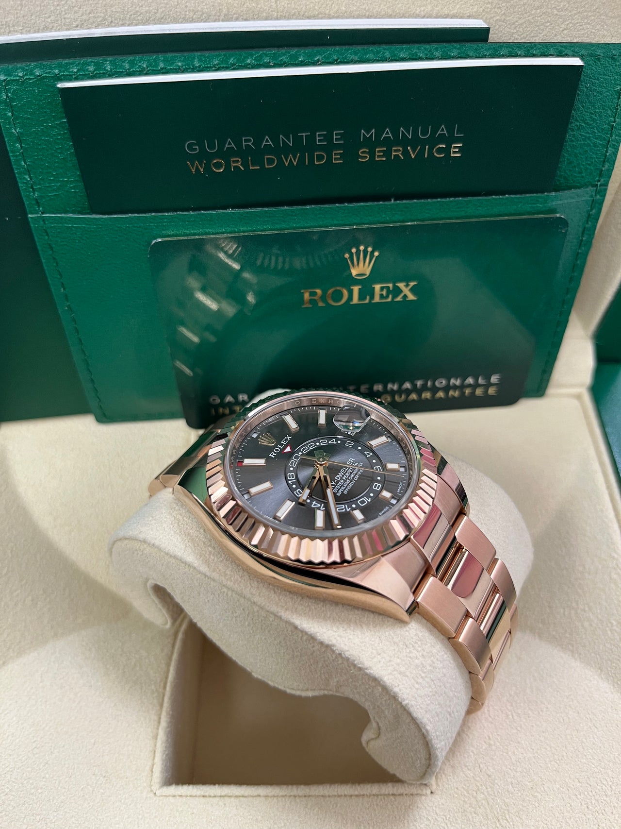 Rolex Sky-Dweller 42 mm Everose gold 336935-0004 - Image 10