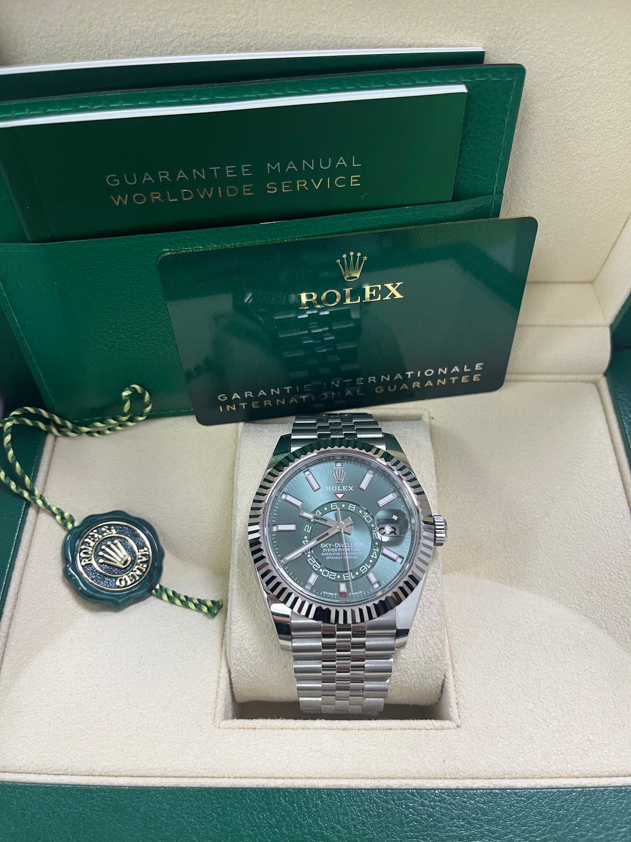 Rolex Sky-Dweller 42 mm Oystersteel and white gold 336934-0002 - Image 4