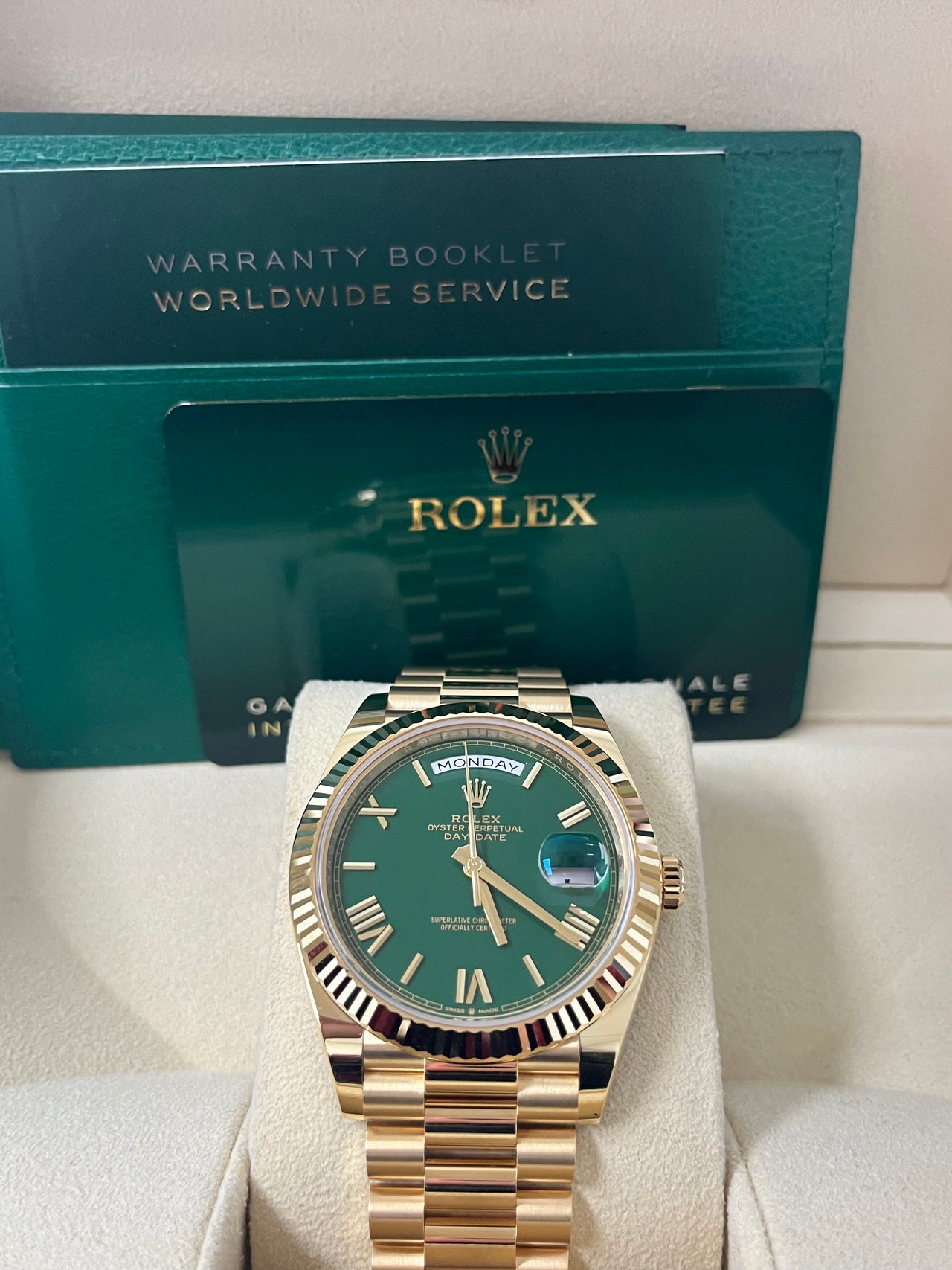 Rolex Day-Date 40 40 mm yellow gold 228238-0061 - Image 2