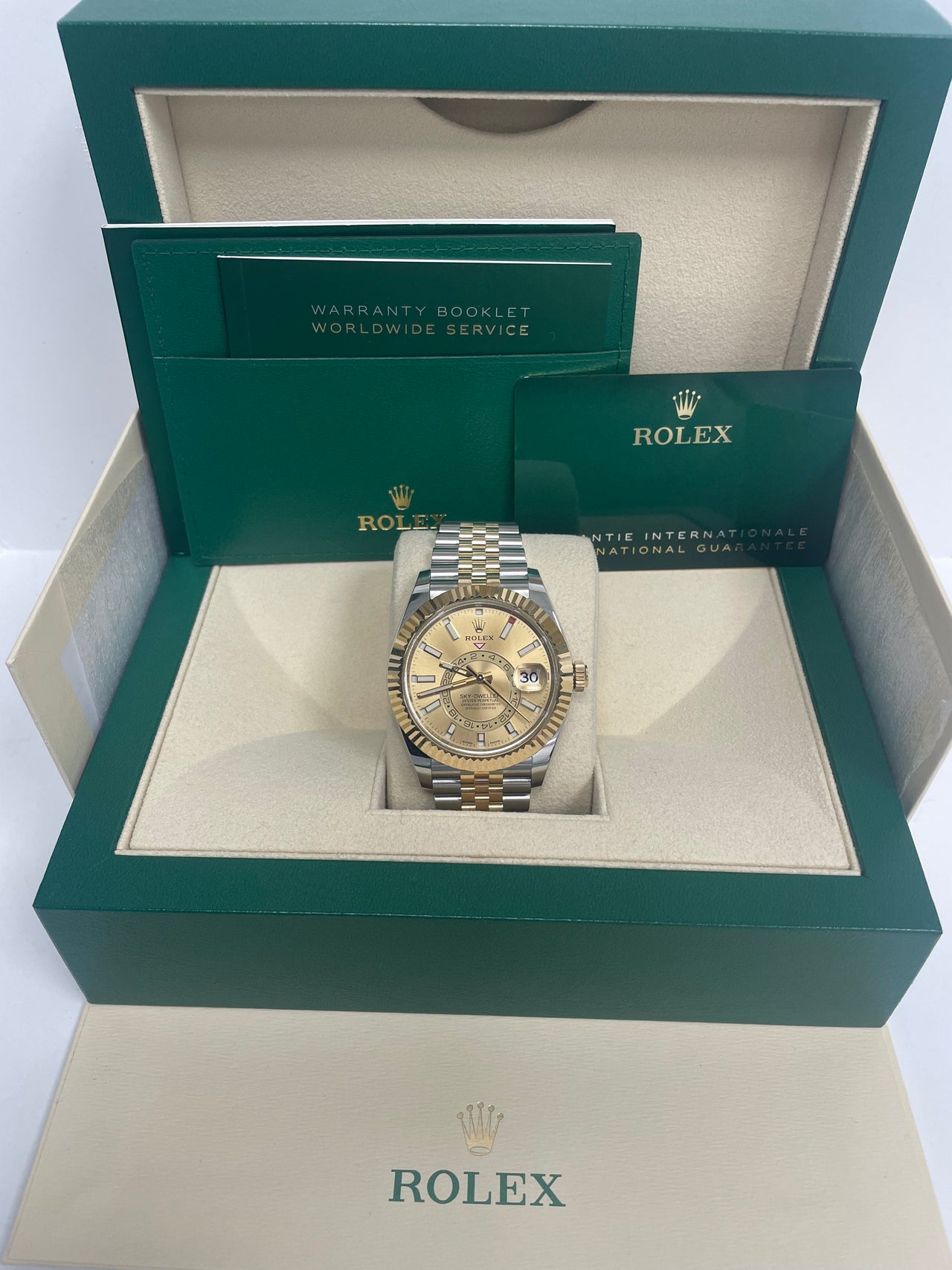 Rolex Sky-Dweller 42 mm Oystersteel and yellow gold 336933-0002 - Image 2