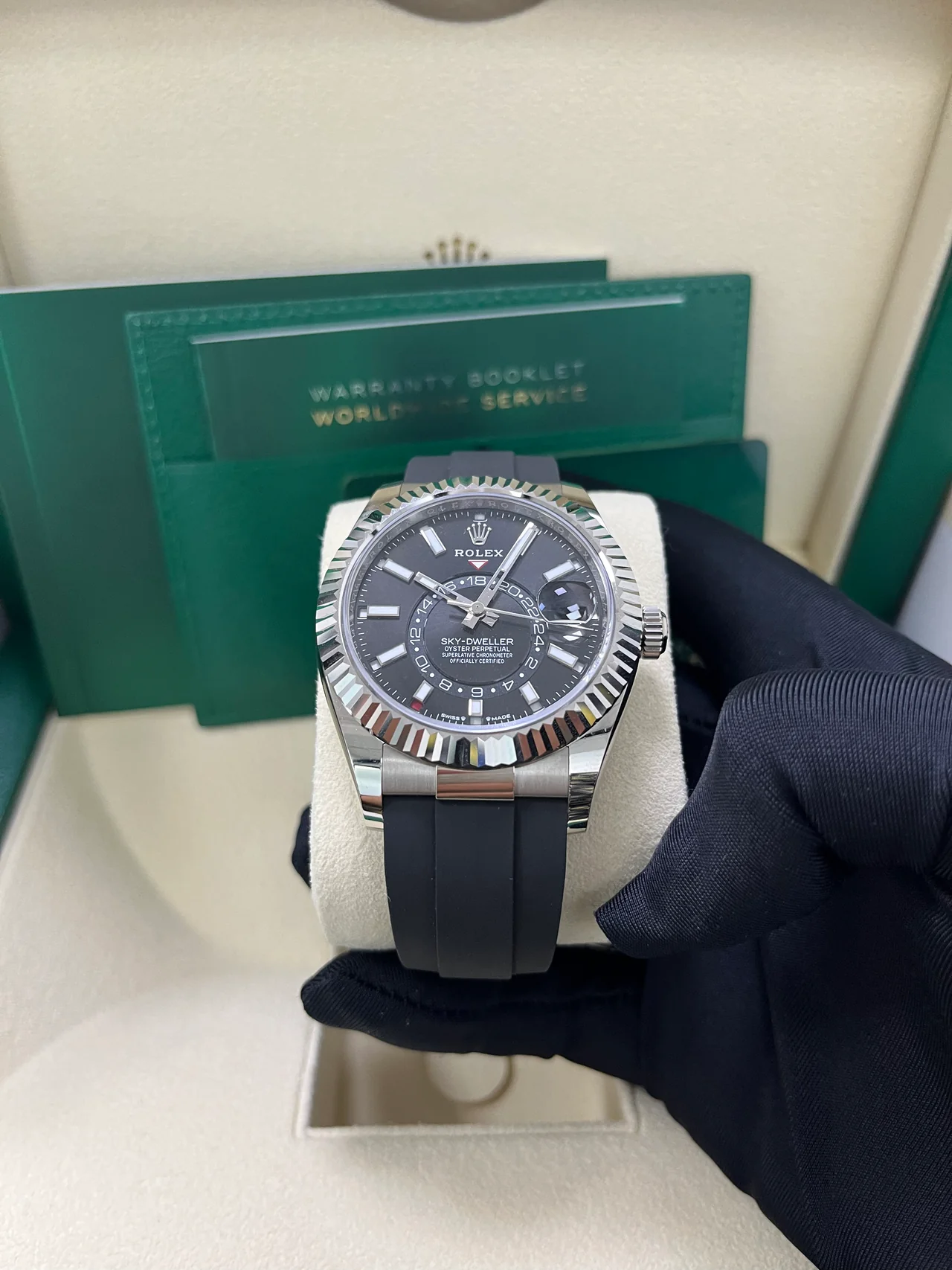 Rolex Sky-Dweller 42 mm white gold 336239-0002 - Image 3