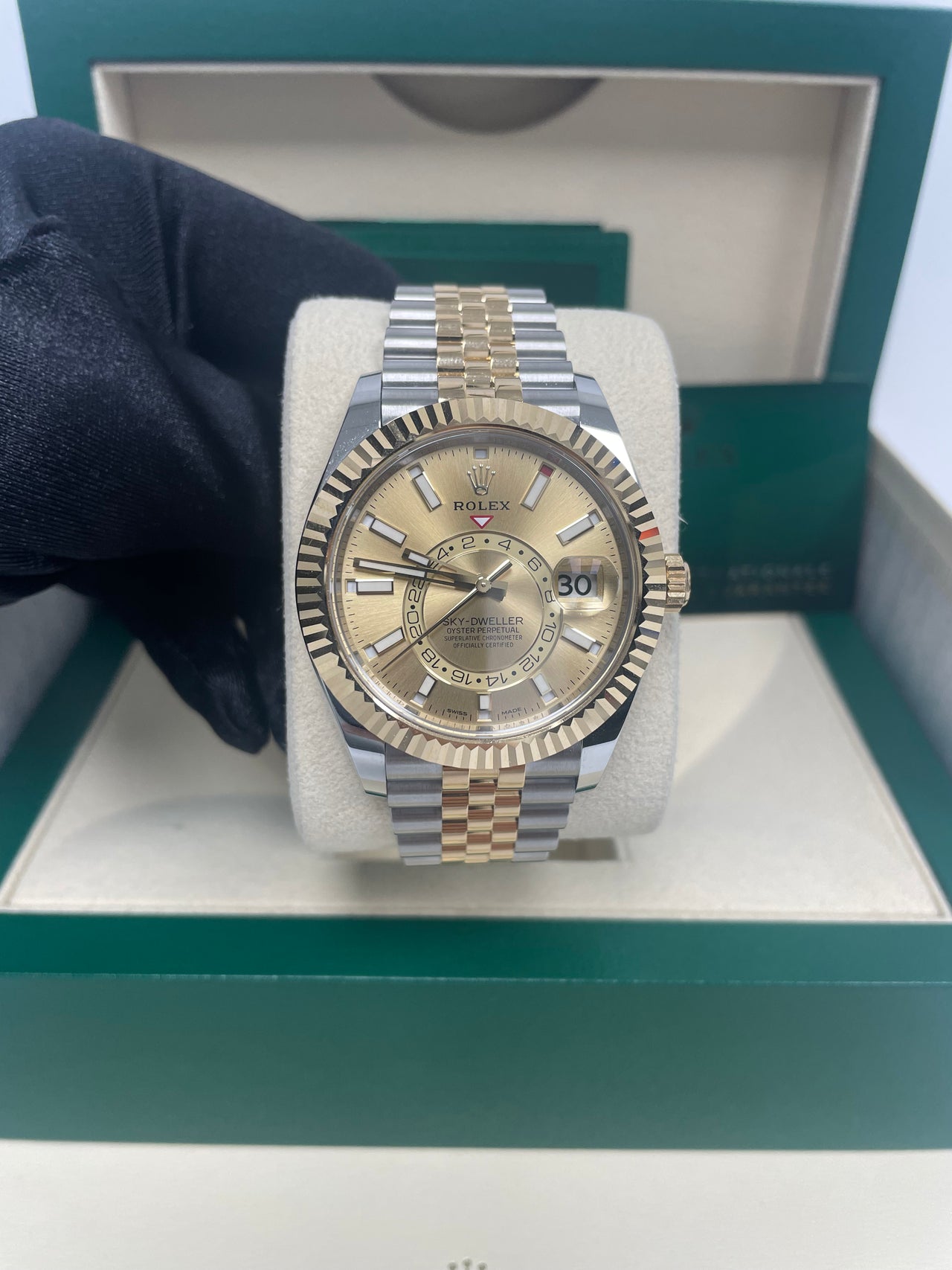 Rolex Sky-Dweller 42 mm Oystersteel and yellow gold 336933-0002 - Image 6