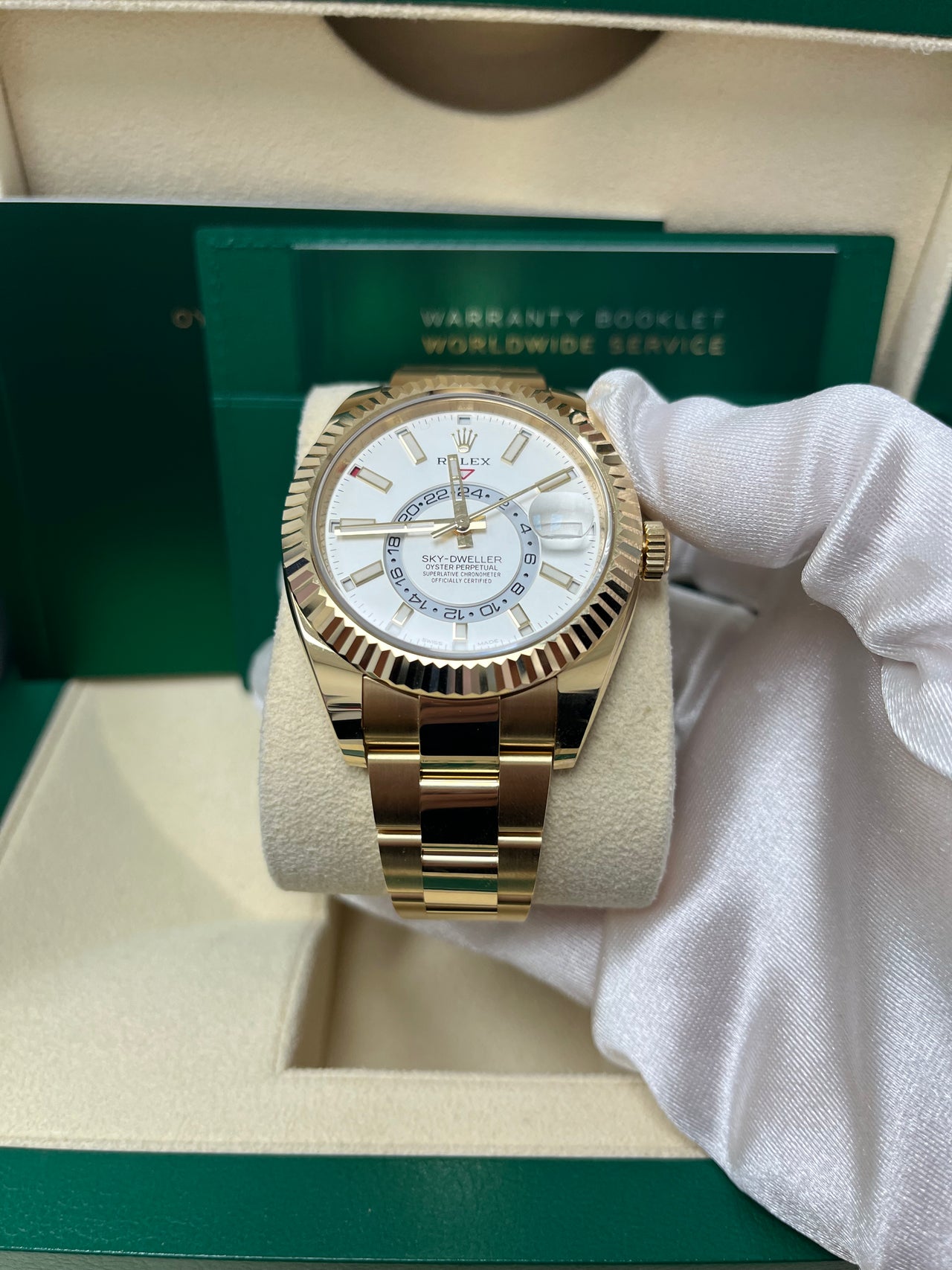 Rolex Sky-Dweller 42 mm yellow gold 336938-0003 - Image 3