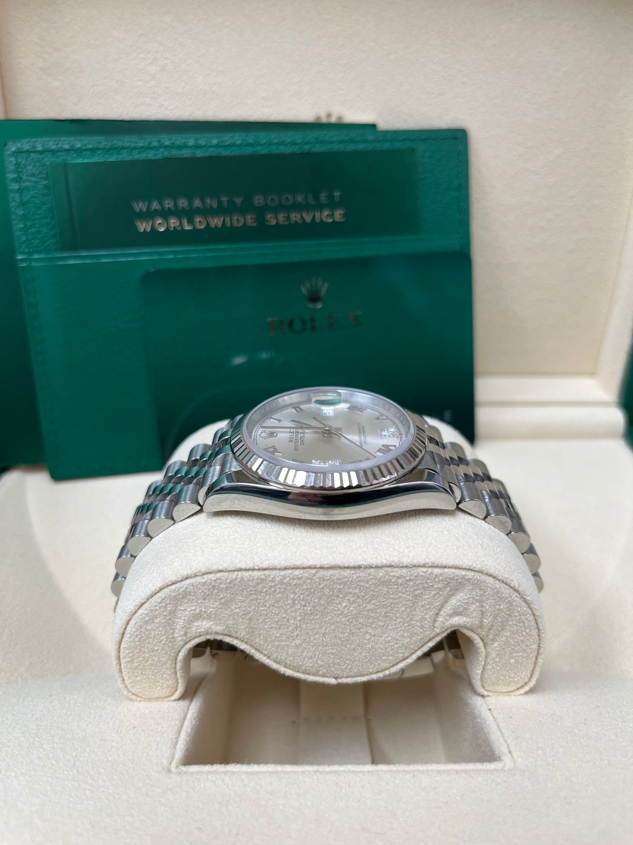 Rolex Datejust 36 Steel Datejust 36mm Fluted Bezel Silver Diamond Roman VI and IX Dial Jubilee 126234 - Image 4