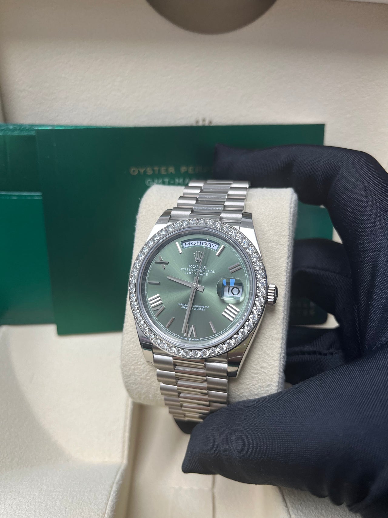 Rolex Day-Date 40 40 mm white gold and diamonds 228349rbr-0030 - Image 6