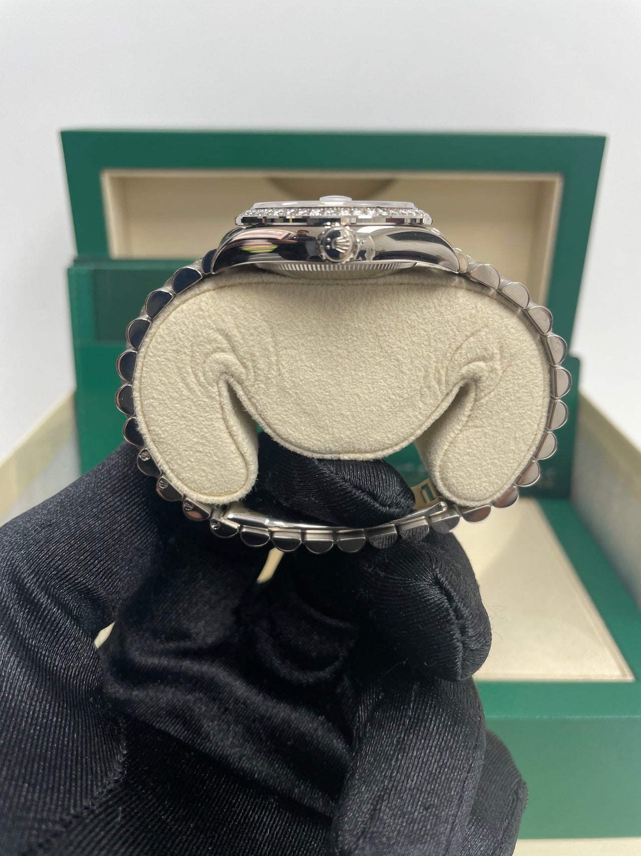 Rolex White Gold Datejust 31 Watch - Diamond Bezel - Mother-Of-Pearl Diamond Dial - President Bracelet (Reference #278289rbr) - Image 7