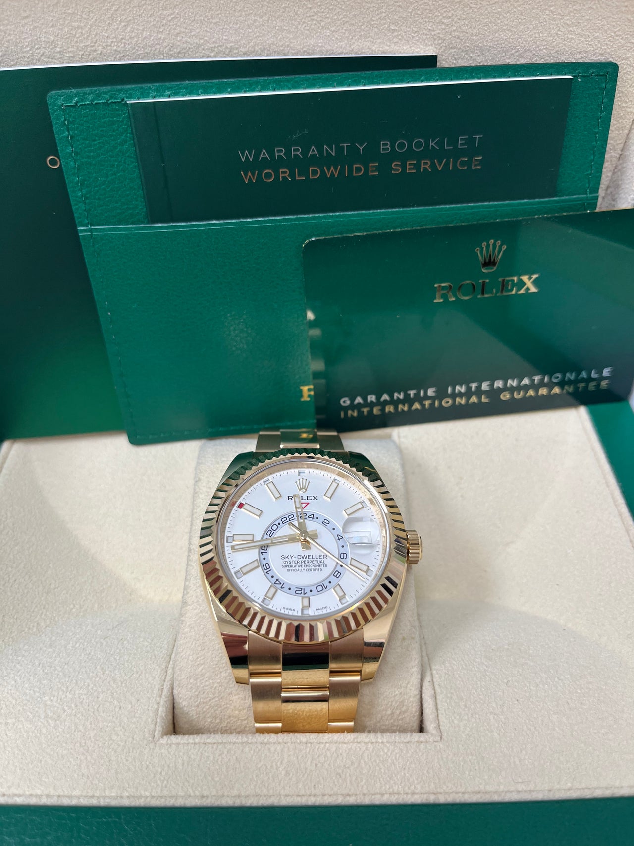 Rolex Sky-Dweller 42 mm yellow gold 336938-0003 - Image 2