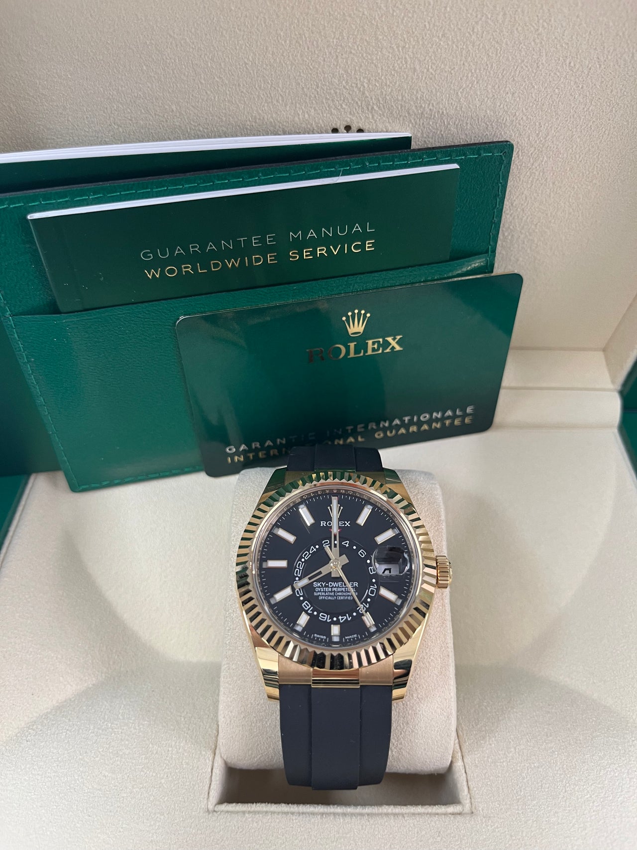 Rolex Sky-Dweller 42 mm yellow gold 336238-0002 - Image 3
