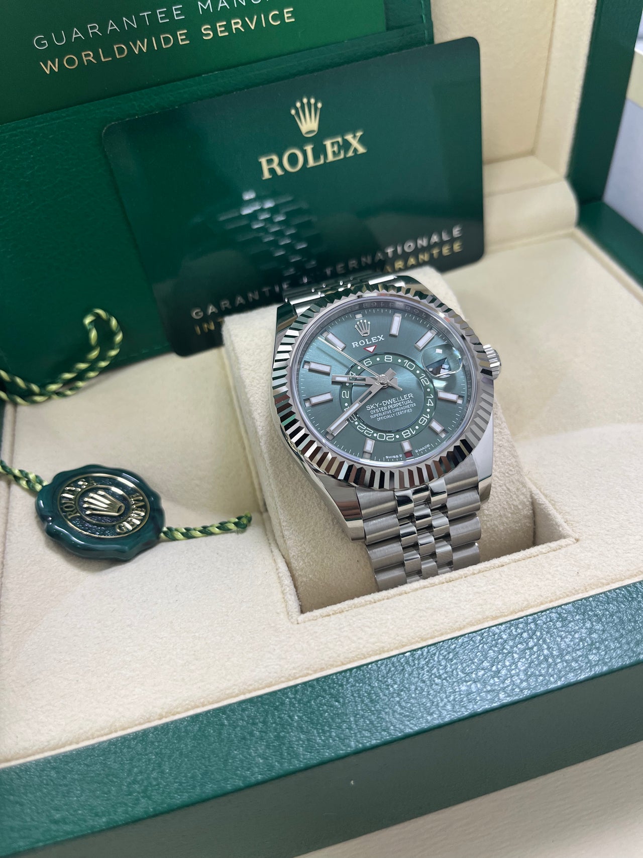 Rolex Sky-Dweller 42 mm Oystersteel and white gold 336934-0002 - Image 3