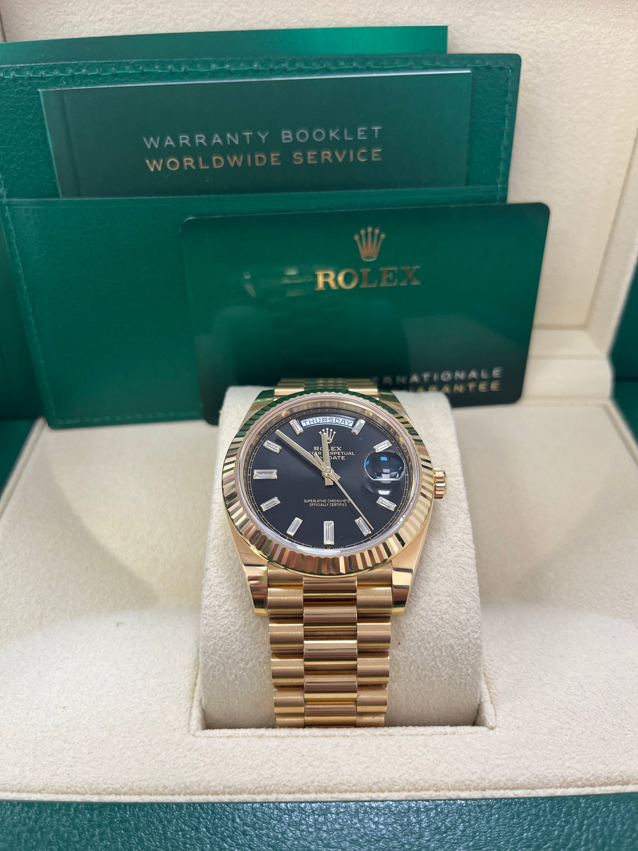 Rolex Day-Date 40 40 mm yellow gold 228238-0004 - Image 4