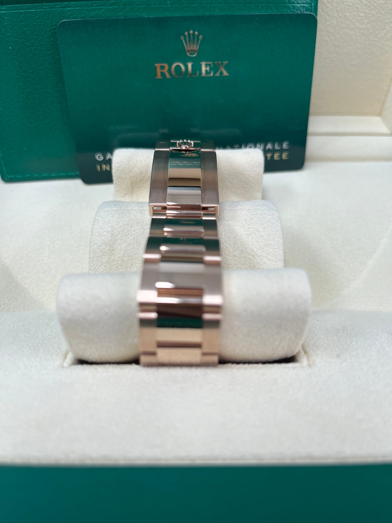 Rolex Everose Gold Cosmograph Daytona 40 Watch - Chocolate and Black Index Dial (Ref # 116505 ) - Image 5