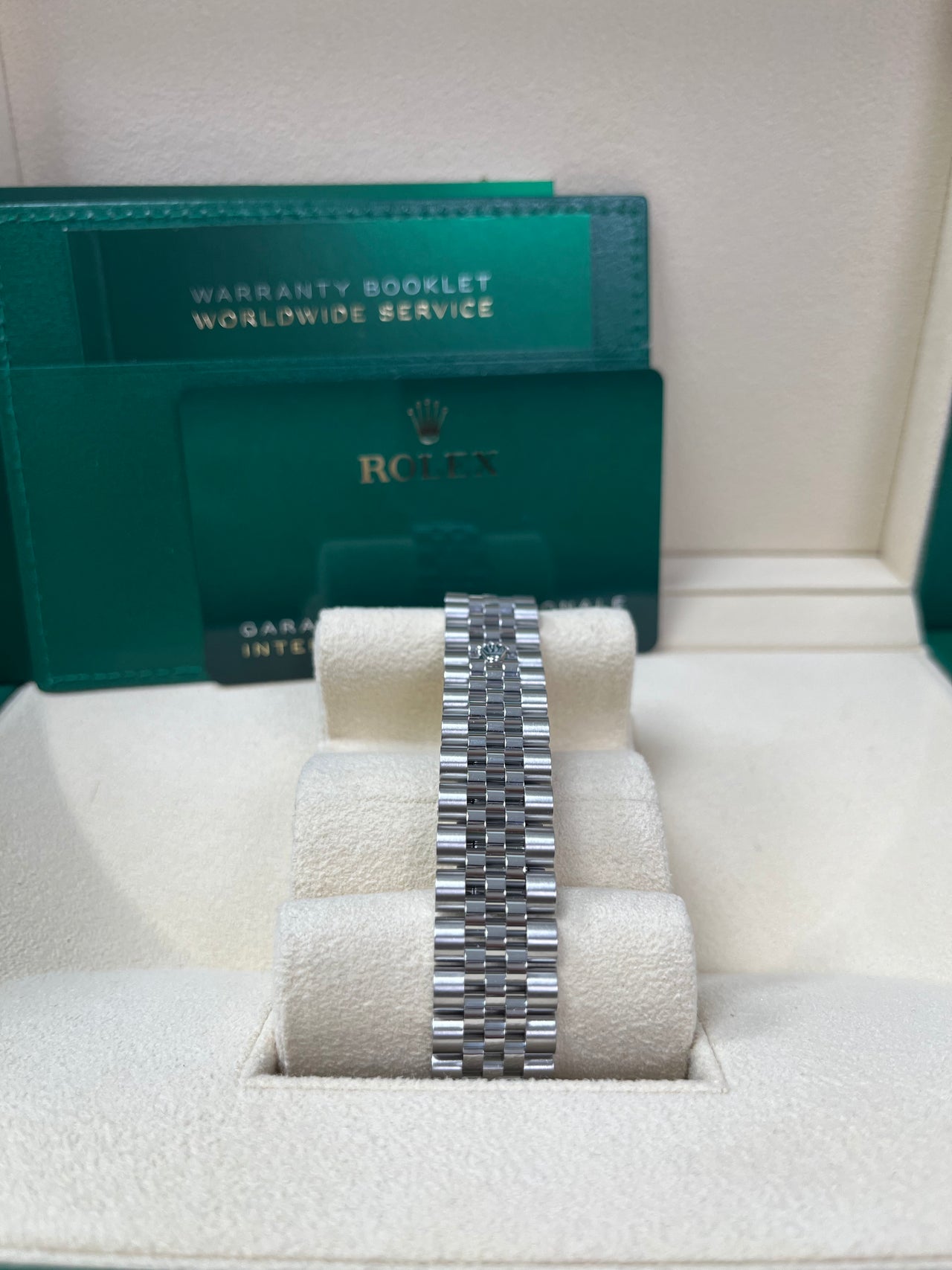 Rolex Datejust 31 Diamond Bezel - White Mother-Of-Pearl Diamond Dial - Jubilee 278384rbr - Image 6