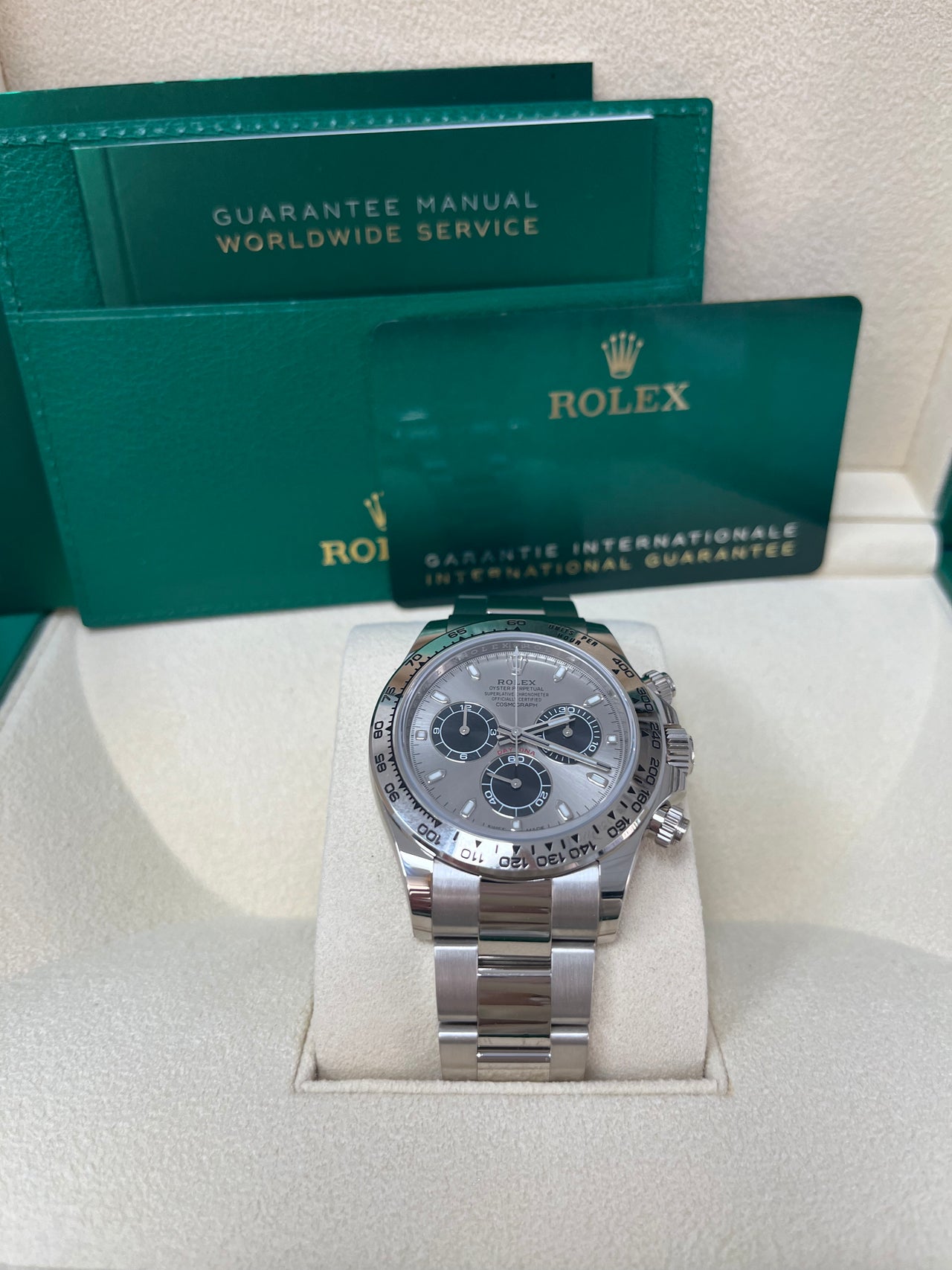 Rolex Daytona White Gold Cosmograph 40 Watch -Stainless Steel And Black Index Dial (Ref# 116509) - Image 4