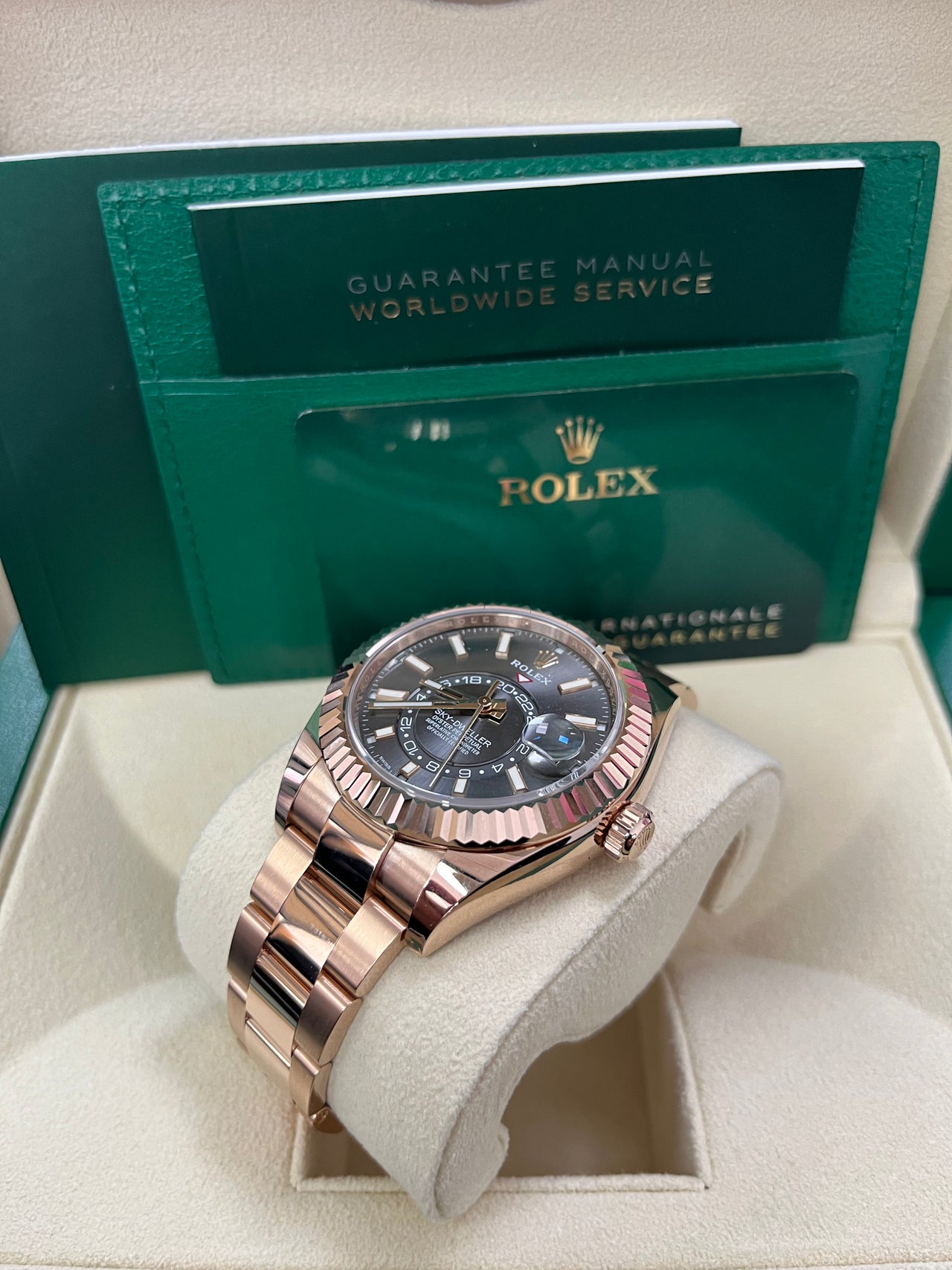 Rolex Sky-Dweller 42 mm Everose gold 336935-0004 - Image 9