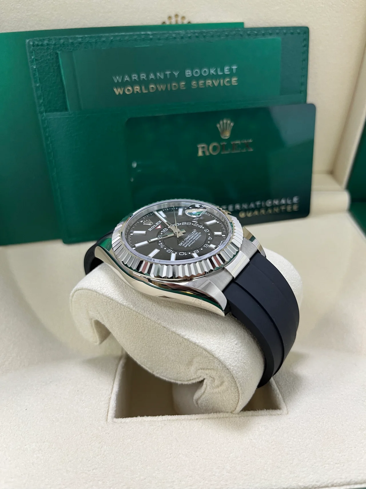 Rolex Sky-Dweller 42 mm white gold 336239-0002 - Image 11