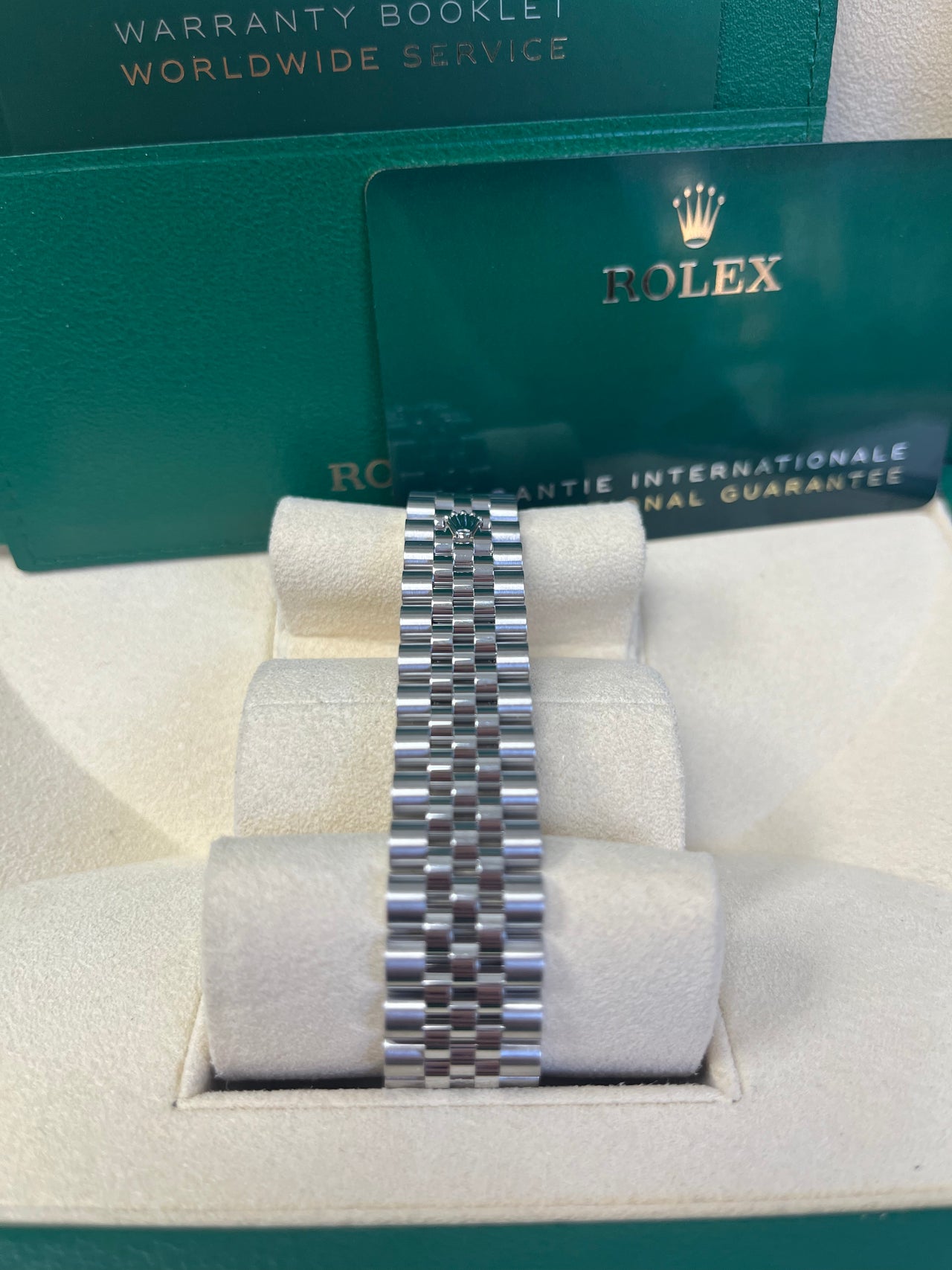Rolex Datejust 31mm New 2022 Model Oystersteel and White Gold Jubilee Bracelet (Reference 278274) - Image 10