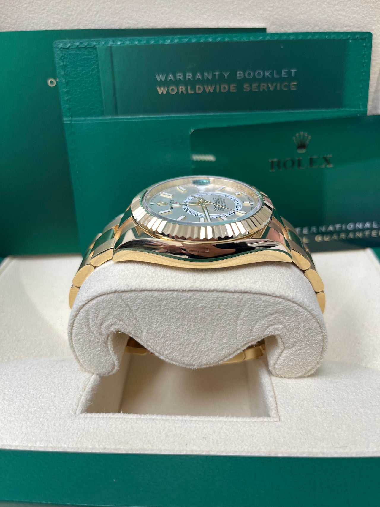 Rolex Sky-Dweller 42 mm yellow gold 336938-0003 - Image 4