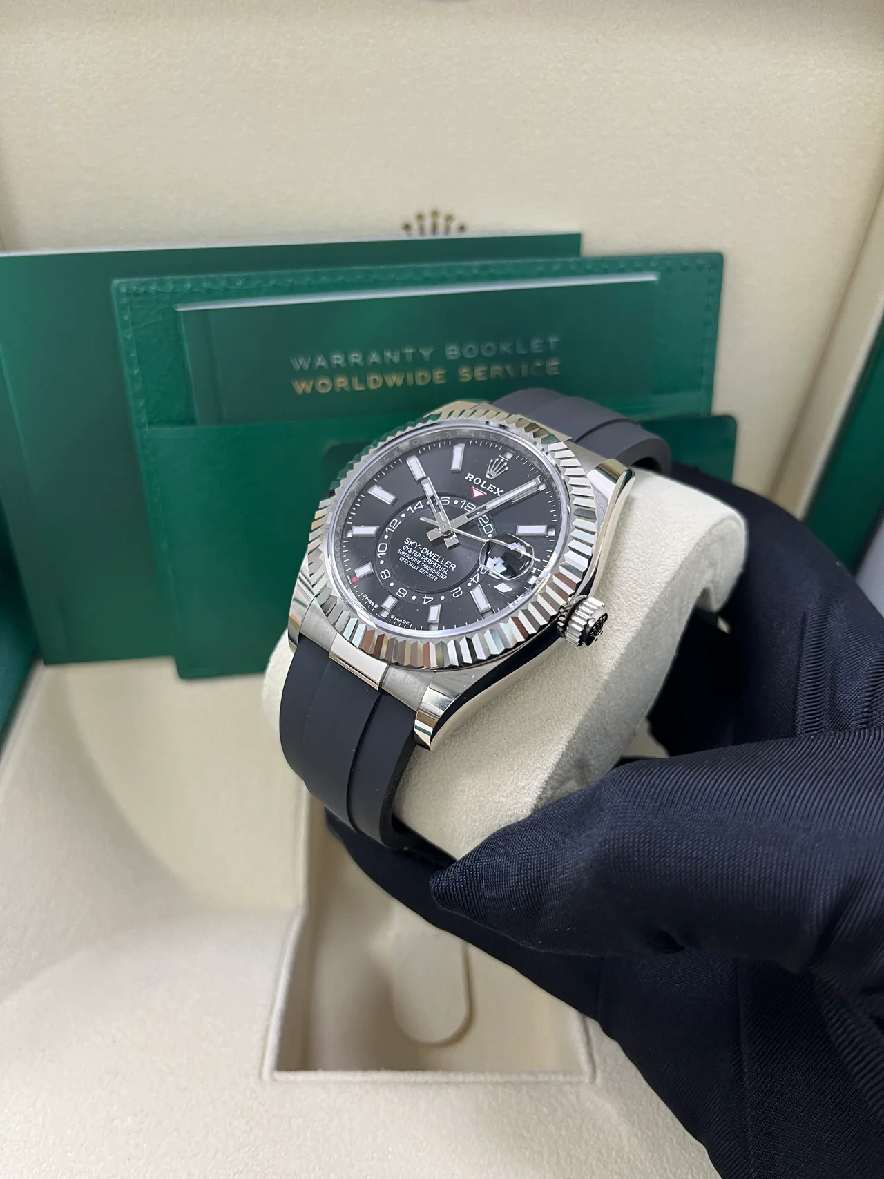 Rolex Sky-Dweller 42 mm white gold 336239-0002 - Image 4