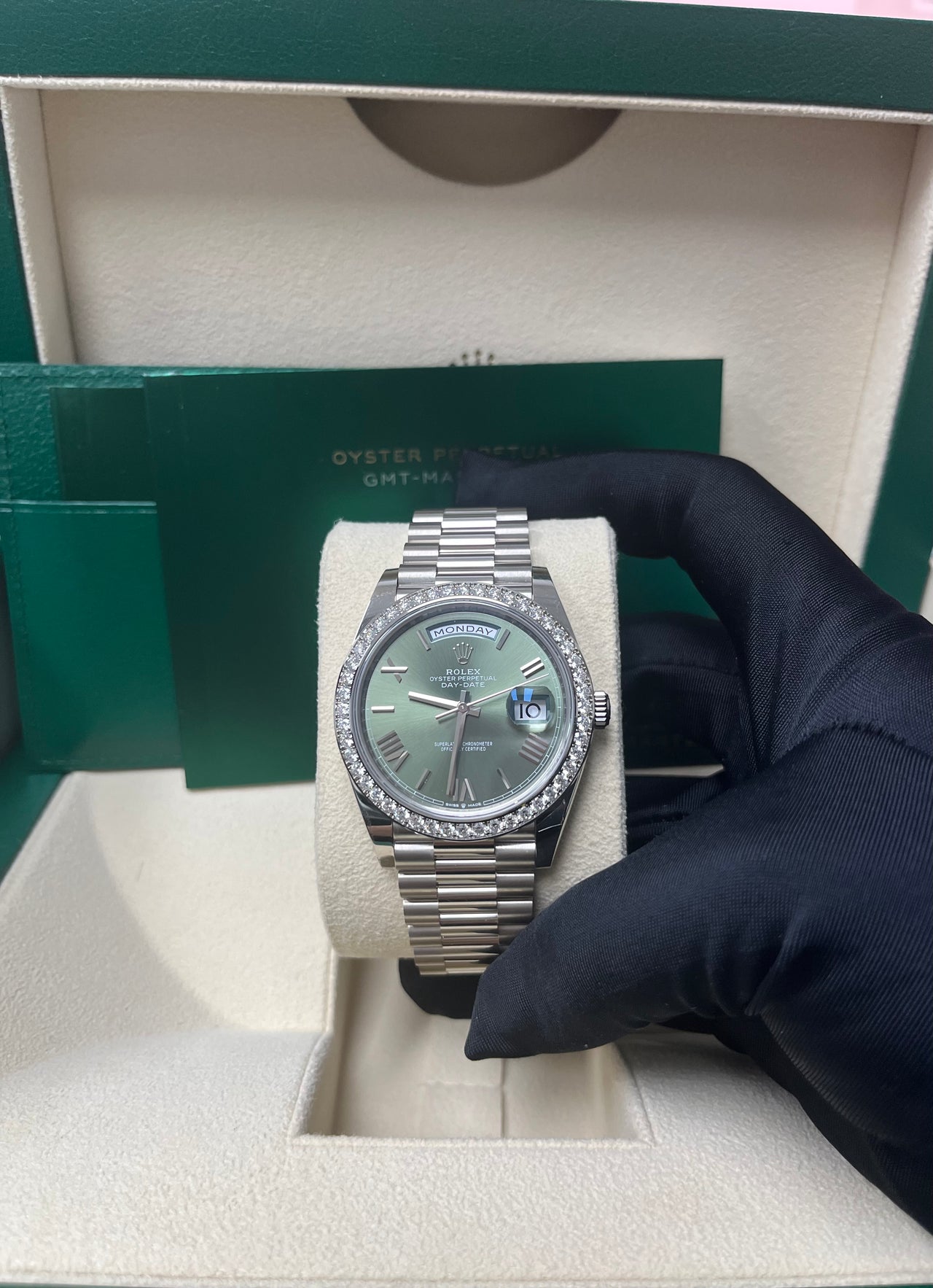 Rolex Day-Date 40 40 mm white gold and diamonds 228349rbr-0030 - Image 8