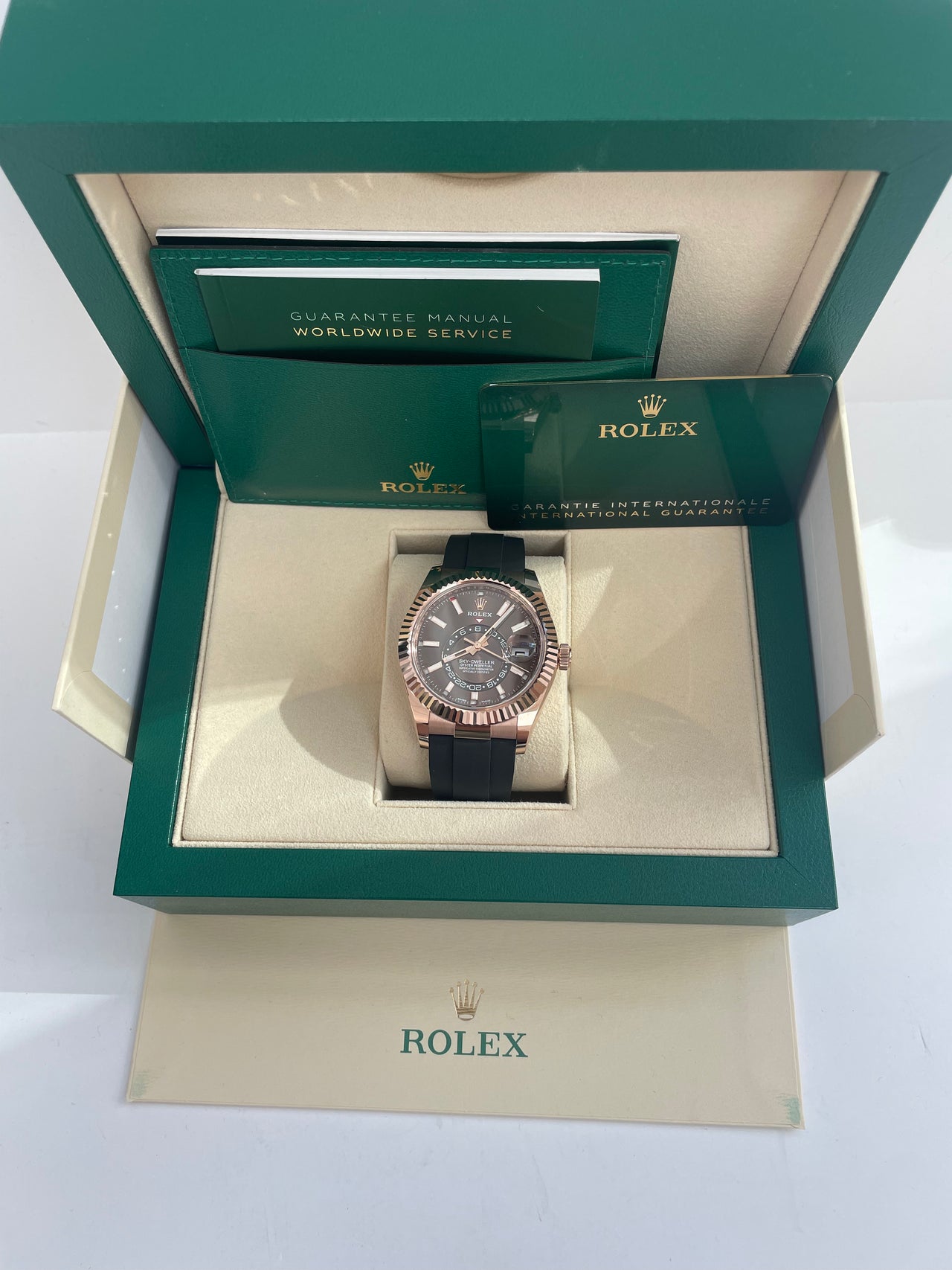 Rolex Sky-Dweller 42 mm Everose gold 336235-0002 - Image 9