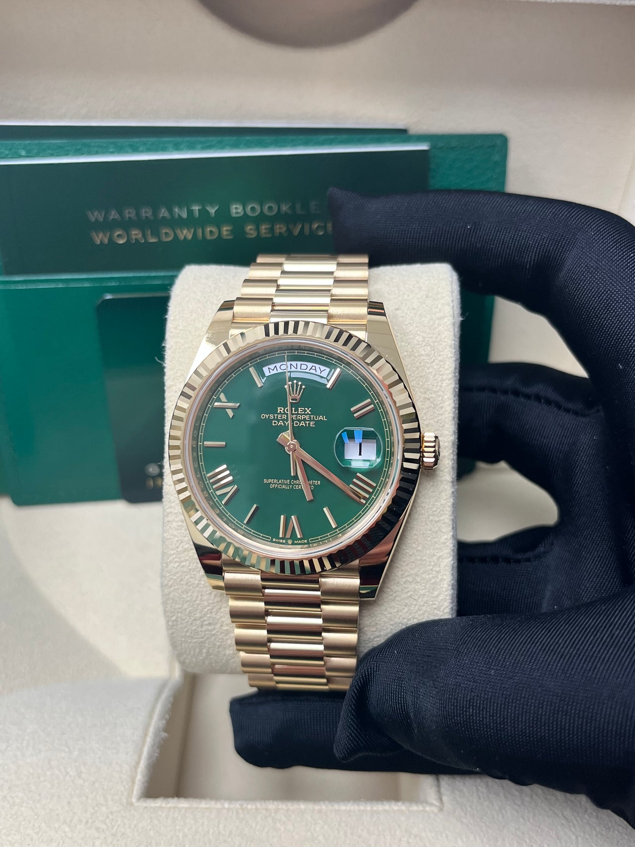 Rolex Day-Date 40 40 mm yellow gold 228238-0061 - Image 8