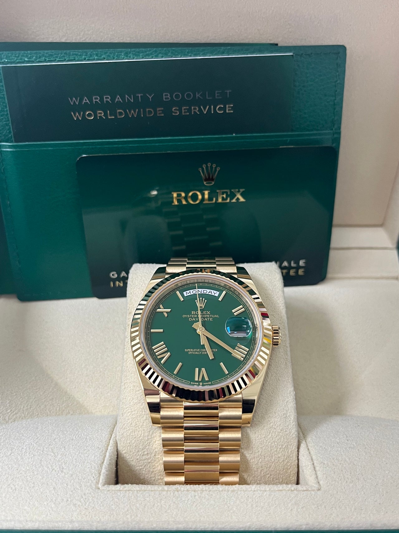 Rolex Day-Date 40 40 mm yellow gold 228238-0061 - Image 3