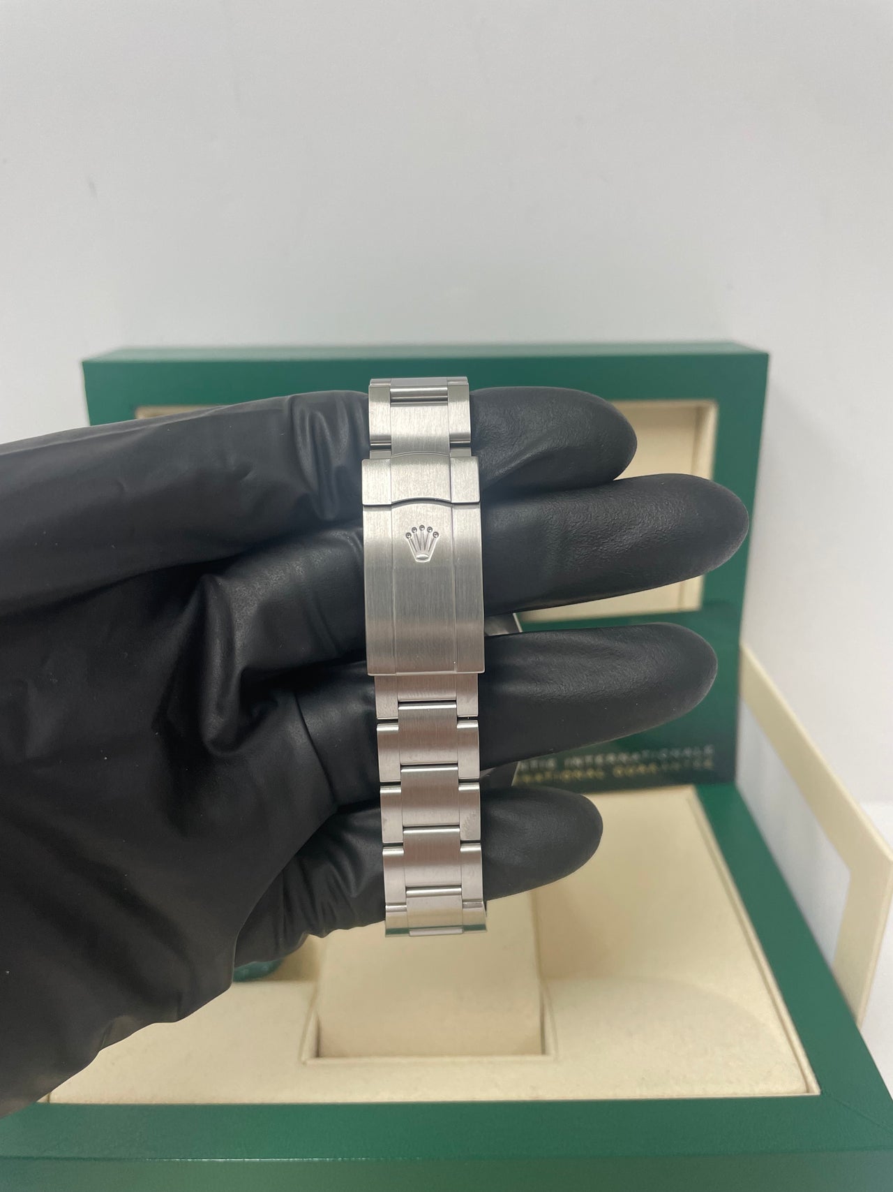 Rolex Oyster Perpetual 41 Stainless Steel - Turquoise Dial - Oyster Bracelet (Ref# 124300) - Image 4