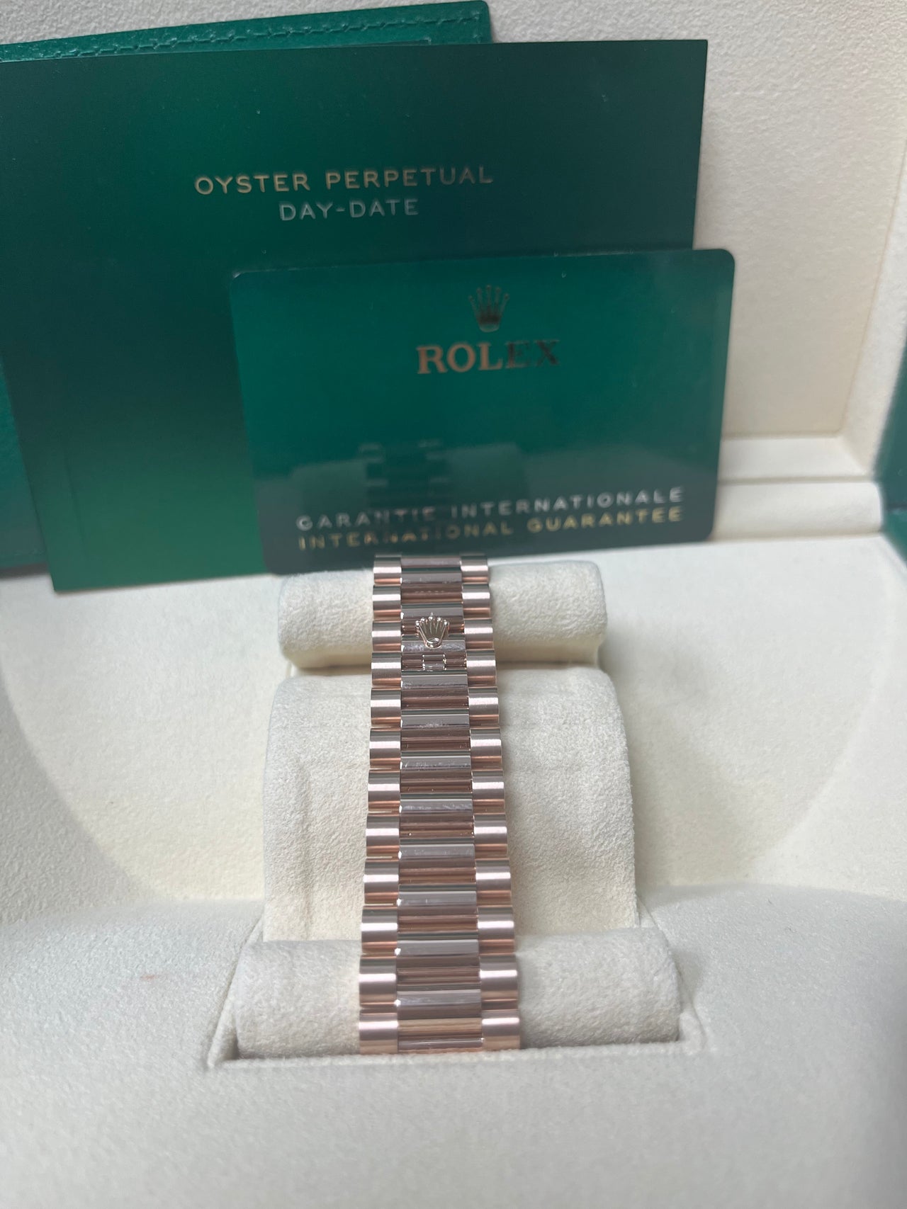 Rolex Day-Date 40 40 mm Everose gold 228235-0001 - Image 3