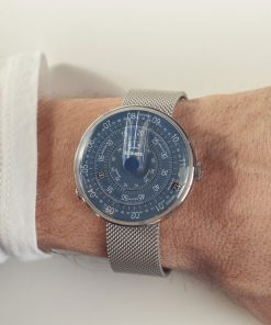 Alternative view of KLOK 01 Metal