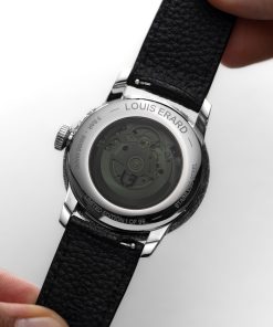 Alternative view of Gravée Main